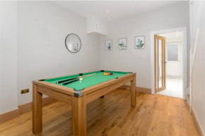 Flatzy - Stunning Home by Lark Lane with Pool Table